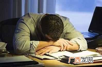痤疮怎么治疗最好（皮肤科医生告诉你解决方案