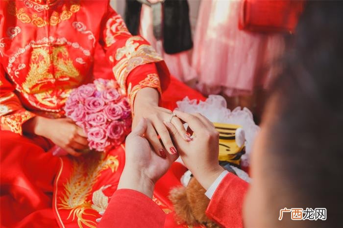 男生会陪没兴趣的人聊天吗，和不喜欢的女生聊天时