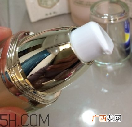百雀羚精华液怎么打开？百雀羚精华液怎么开盖