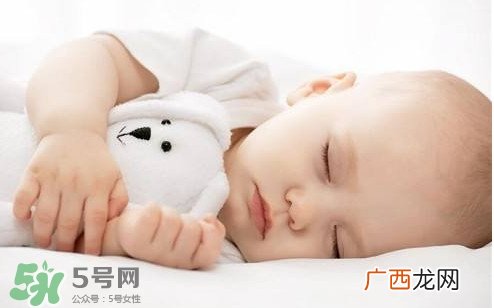 打鼾和枕头有关系吗？打鼾和枕头有没有关系