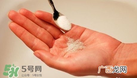 切辣椒后手很辣怎么办？切辣椒后手很辣多久能好