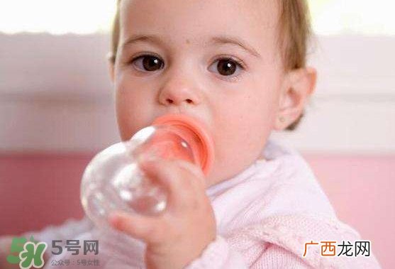 纯净水和矿泉水哪个好？纯净水和矿泉水的区别