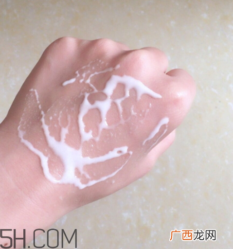 日吻牛初乳保湿提亮精华乳液怎么样?多少钱?