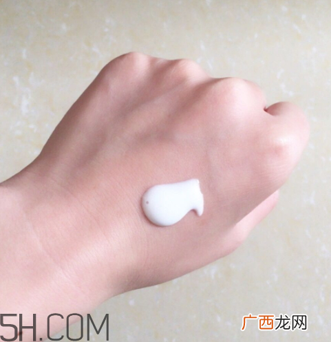 日吻牛初乳保湿提亮精华乳液怎么样?多少钱?