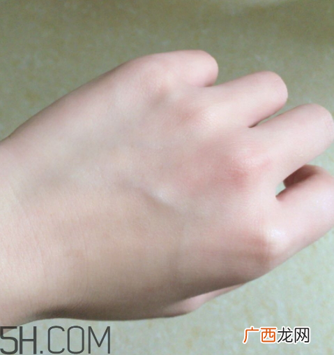 日吻牛初乳保湿提亮精华乳液怎么样?多少钱?