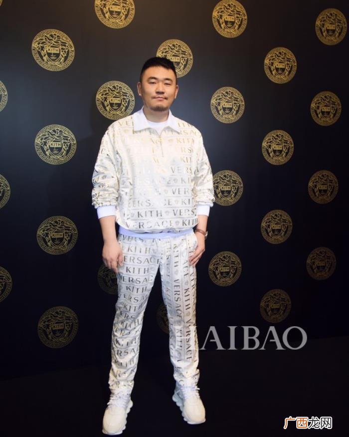许凯钟楚曦，钟楚曦、许凯等明星潮人亮相快闪店
