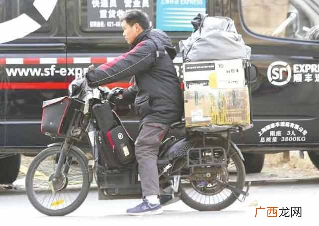 做顺丰快递员怎么样？别羡慕了，付出和收获是