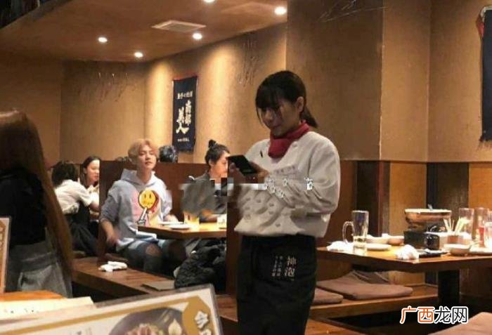 鹿晗关晓彤高清图片，关晓彤鹿晗恋爱3年