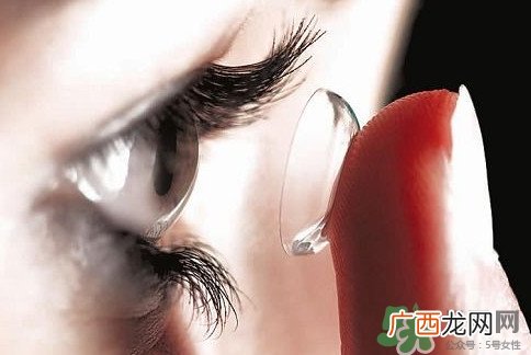 隐形眼镜一天能戴多久？隐形眼镜多久更换一次？