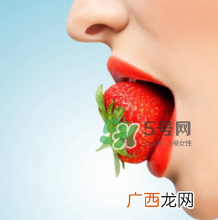 你的嘴唇为什么起泡嘴唇上的水泡治不好吗？