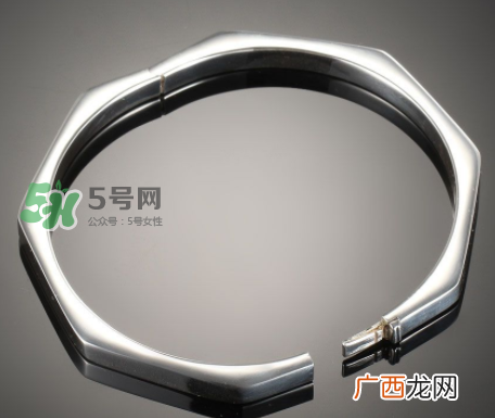 银手镯变黑了如何洗白?银手镯变黑怎么洗?