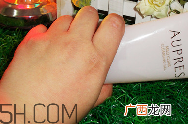 欧珀莱柔润卸妆凝露怎么样_使用方法