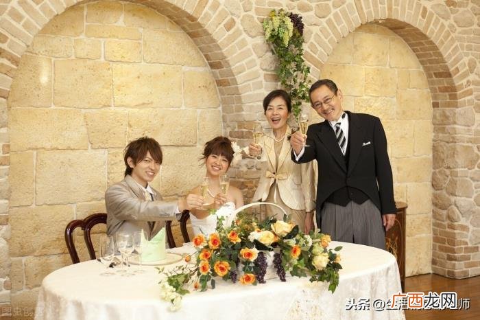 需要叫对方出席婚宴 二婚孩子结婚怎么出席