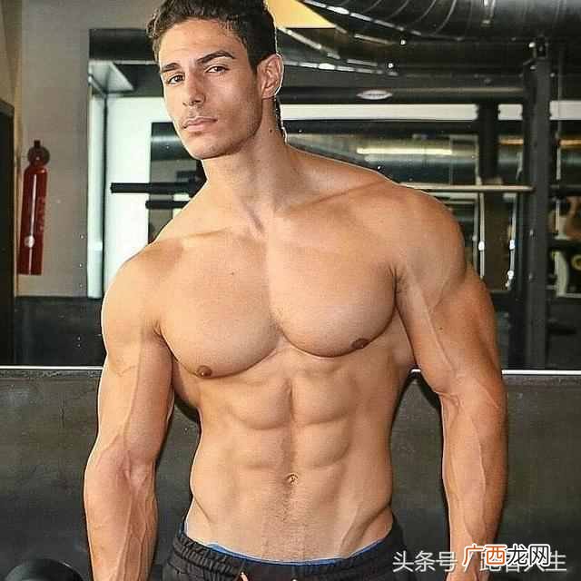 三个效果最好的动作 胸肌怎么练最快出轮廓