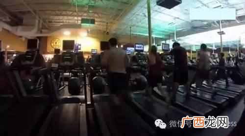 肚子上的赘肉怎么减最快最简单(用这个方法男