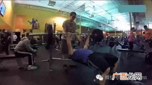 肚子上的赘肉怎么减最快最简单(用这个方法男