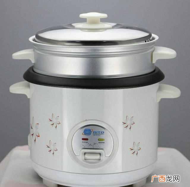 手机进水了怎么处理？老师傅教你一招最有效的