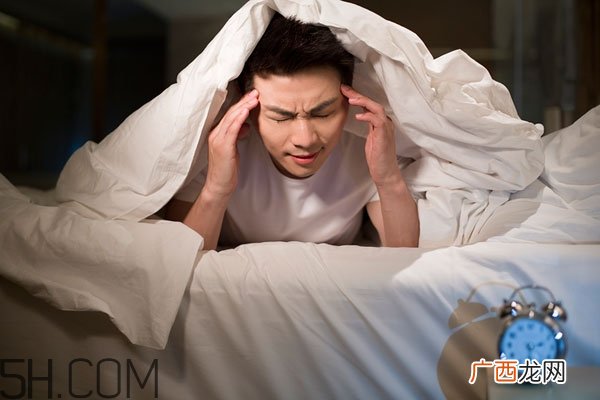 熬夜眼袋热敷还是冷敷 冷热交替敷效果最好