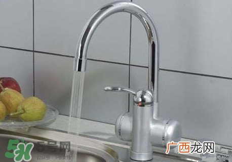 自来水为什么不能直接喝？自来水洗过的水果为什么可以吃？