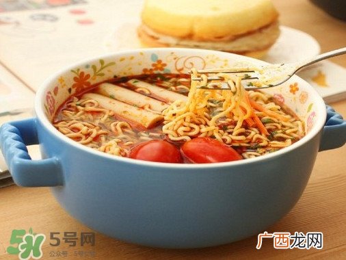 微波炉怎么做泡面？微波炉怎么做蛋糕