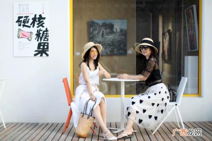 闺蜜旅行就要这样拍照 闺蜜图片