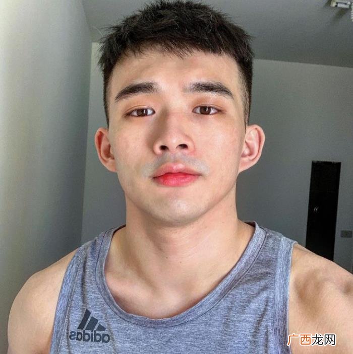 潮男超短寸头发型，别再说寸头是精神小伙发型了