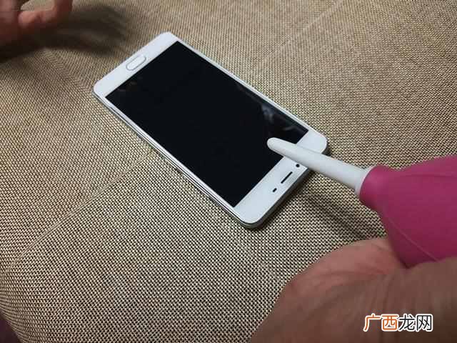 手机膜钢化膜怎么贴？一分钟贴好，省钱又省事