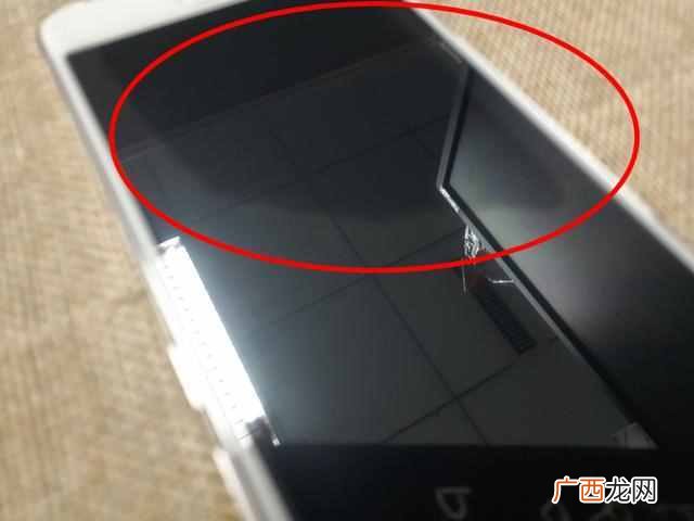 手机膜钢化膜怎么贴？一分钟贴好，省钱又省事