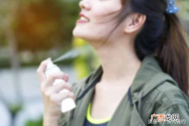 冬天脸上干燥脱皮怎么办？四个常用方法，坚持