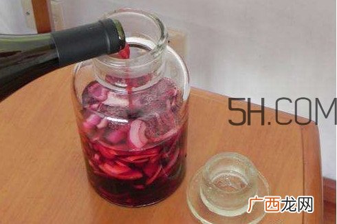葡萄酒泡洋葱怎么做？葡萄酒泡洋葱的功效与作用