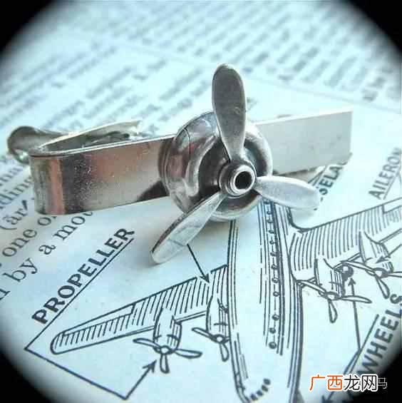 领带夹怎么用？附详细的图解用法