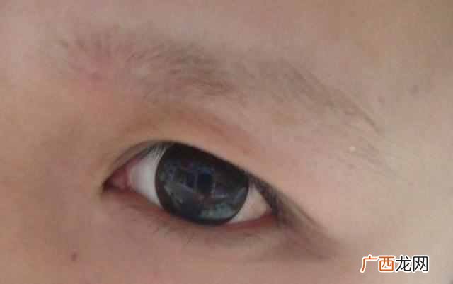 眉毛稀疏怎么办？土方法效果不错哦