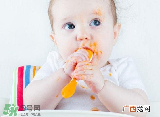 宝宝几个月开始补钙最合适？婴幼儿几个月的时候吃鱼肝油
