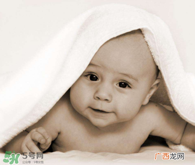 小儿麻痹会遗传吗?小儿麻痹是怎么引起的?