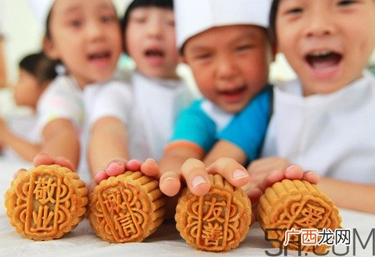 中秋吃月饼从什么时候流传下来的？小龙虾月饼哪里可以买到