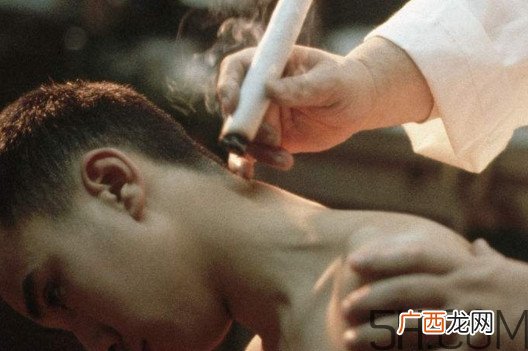 湿气重艾灸灸哪个部位?艾灸盒的使用方法图解