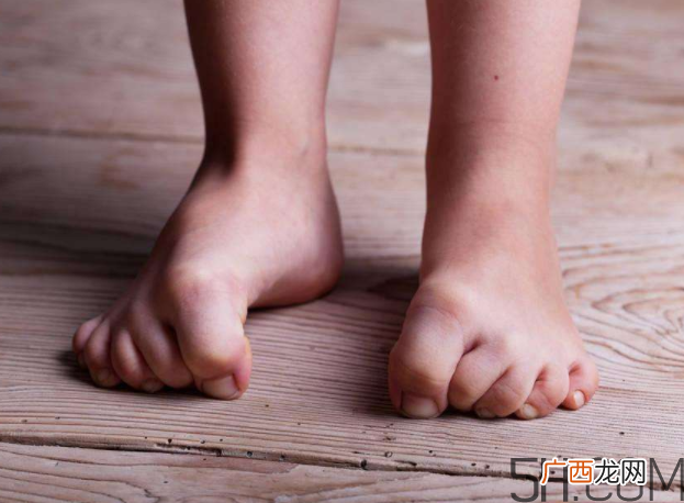 脚气会通过床单传染吗？脚气会传染给婴儿吗？