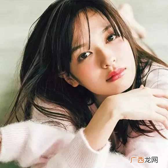 腮红怎么用更自然?腮红打的好,秒变小仙女