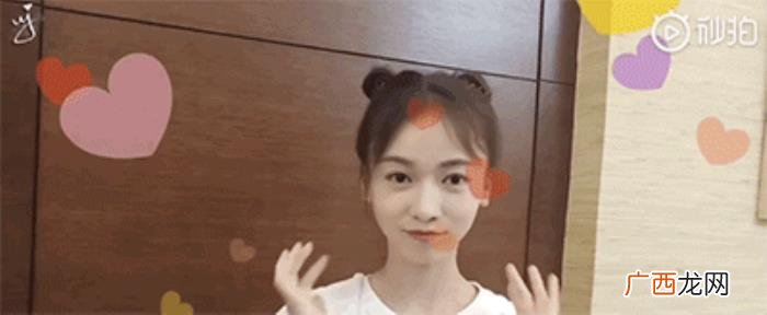 许嵩演唱会，戚薇助阵许嵩演唱会看起来只有18岁