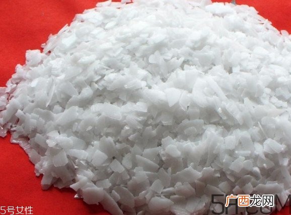 火碱通下水道怎么使用？误食火碱怎么应急处理