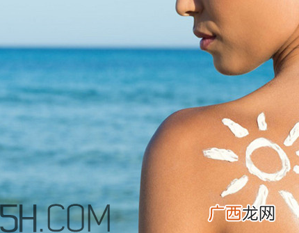 去海边玩用什么防晒霜好？干性皮肤防晒霜推荐
