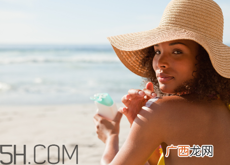 丸美防晒霜的价格是多少？spf50的防晒霜伤皮肤吗？
