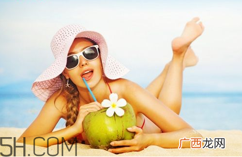 丸美防晒霜的价格是多少？spf50的防晒霜伤皮肤吗？