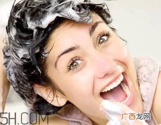 醋洗头能治白发吗?醋洗头有什么坏处