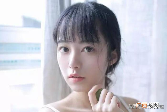 男人默默关注你的原因，经常偷偷关注你的男孩子