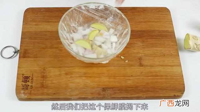 满脸的色斑不敢出门，脸上色斑怎么去除，有方