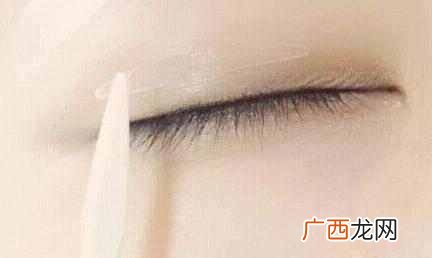 怎么能让眼睛变大？眼睛变大有妙招，赶紧试试