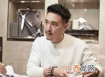 胡子怎么留好看？这样留胡子，迷倒一群小姑娘