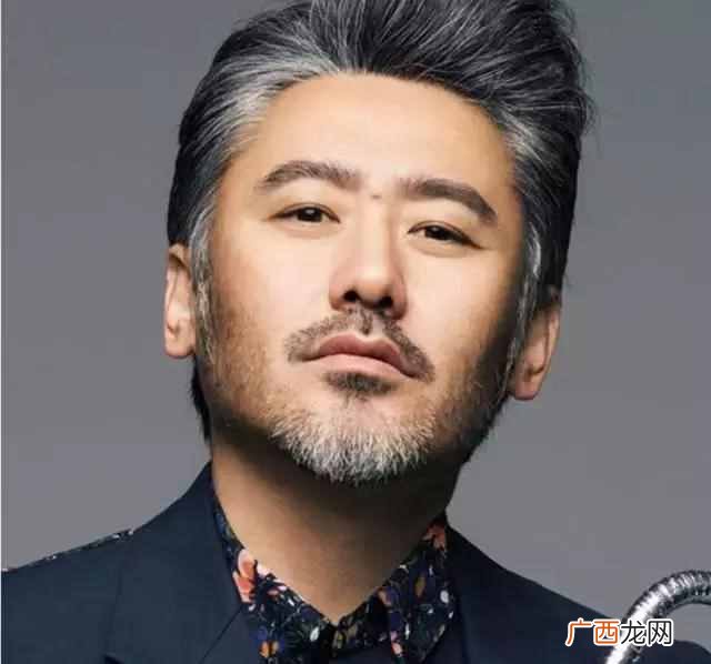 胡子怎么留好看？这样留胡子，迷倒一群小姑娘