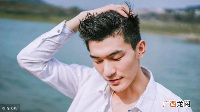 男人不联系但发朋友圈，为什么男人聊着聊着不回你微信
